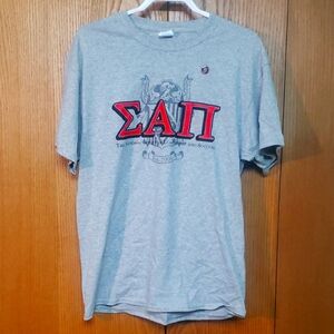 Men's Large Gray Graphic Shirt with pin